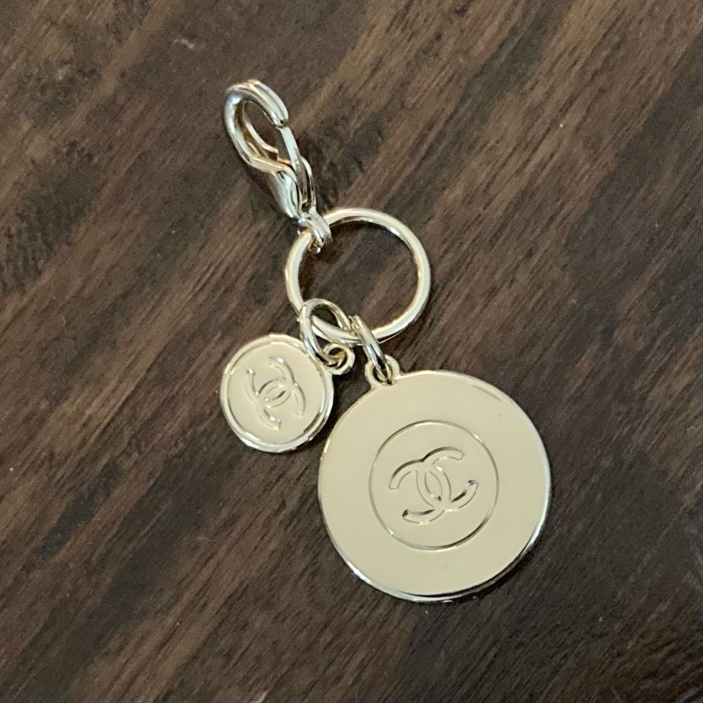 CHANEL Charm with 18k Gold Plated Necklace Chain Holiday 2022 CC Coin Set